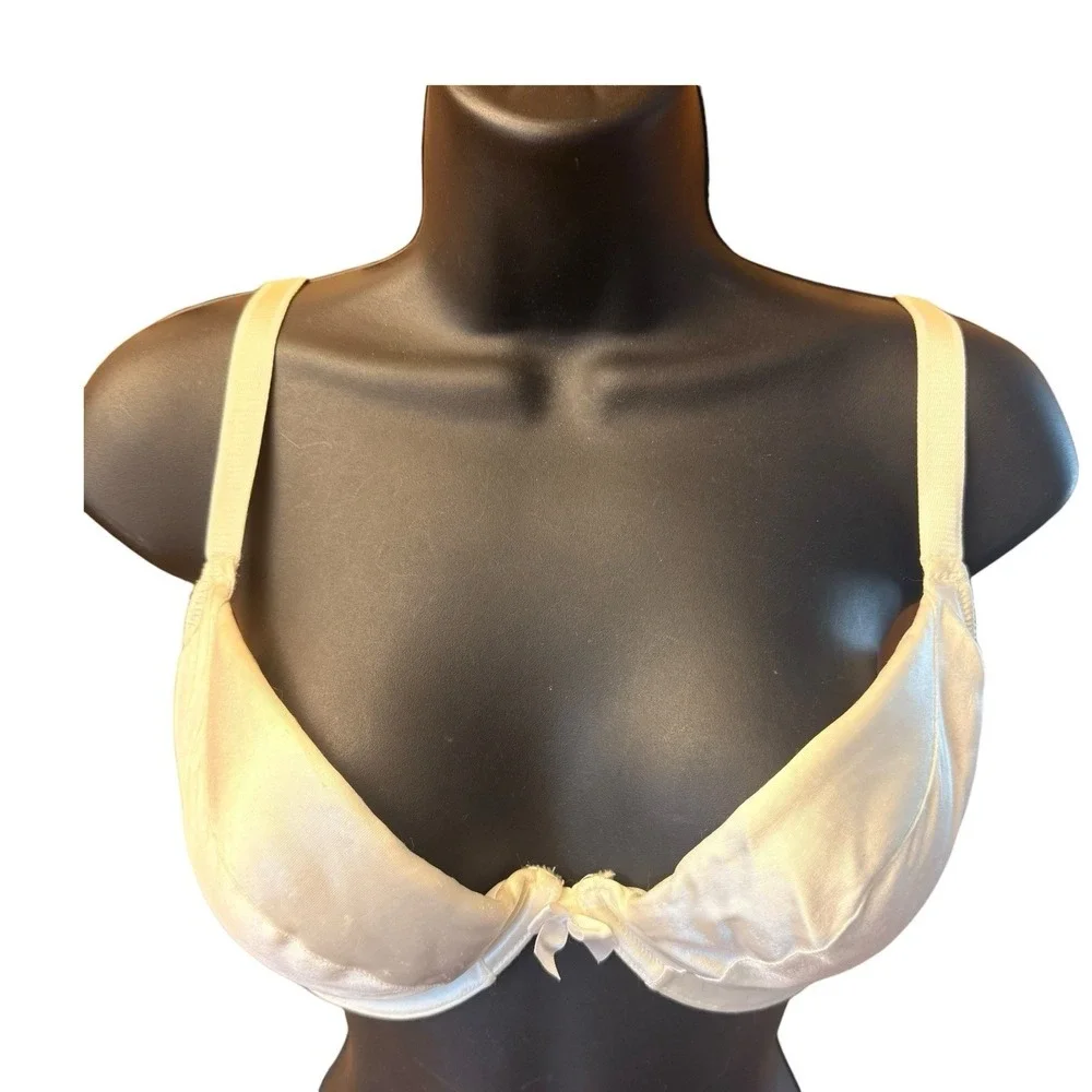 Vintage Victoria's Secret The Miracle Bra 34D White Satin Shiny Padded Push Up